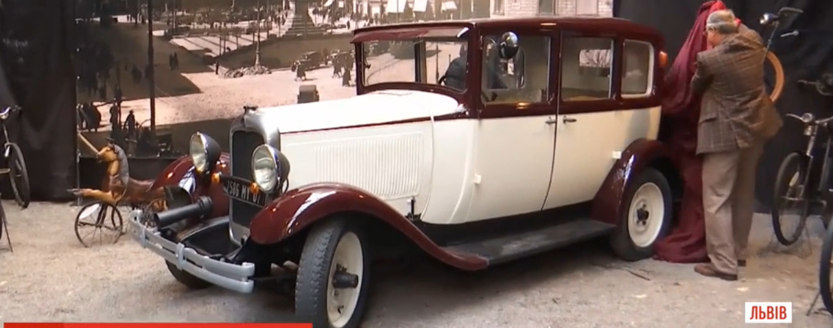 Во Львове представили раритетный Citroen, который был первым такси 1929 года