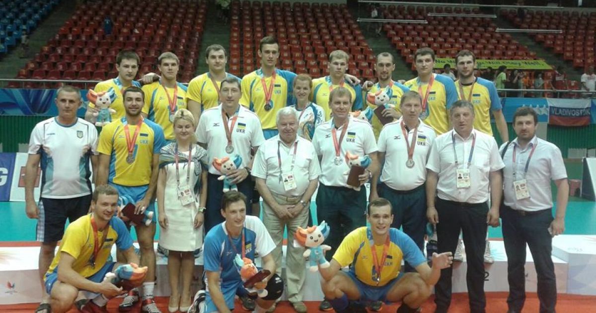 Волейболісти зі "сріблом"