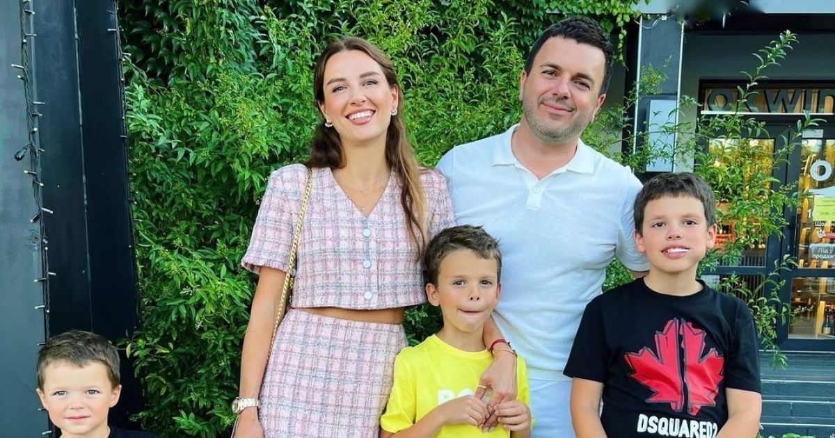 Григорий Решетник с семьей