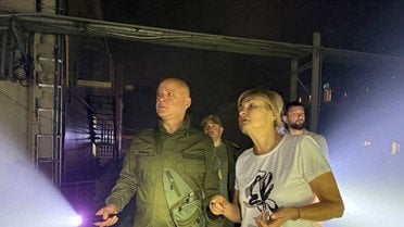 Наслідки атаки БпЛА на пологовий будинок в Одесі_3 / © Facebook/Геннадій Труханов