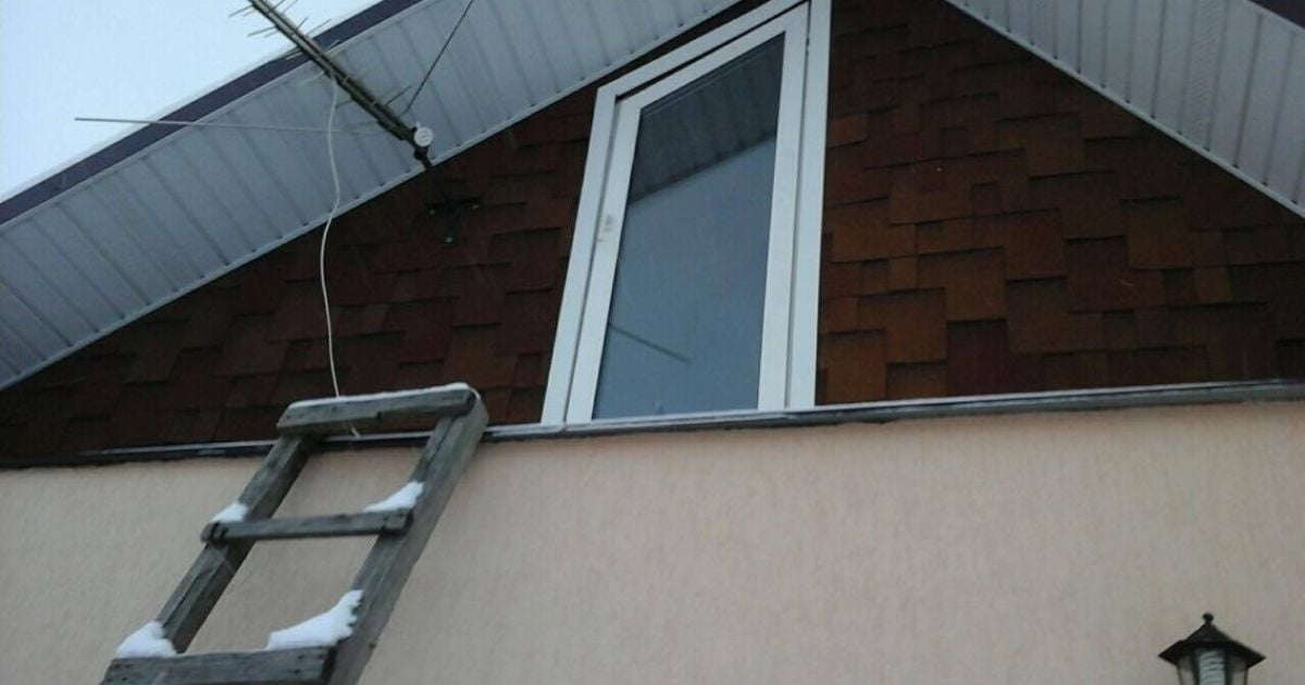 Хозяйка дома в Княжичах впервые рассказала об увиденном после расстрела полицейских