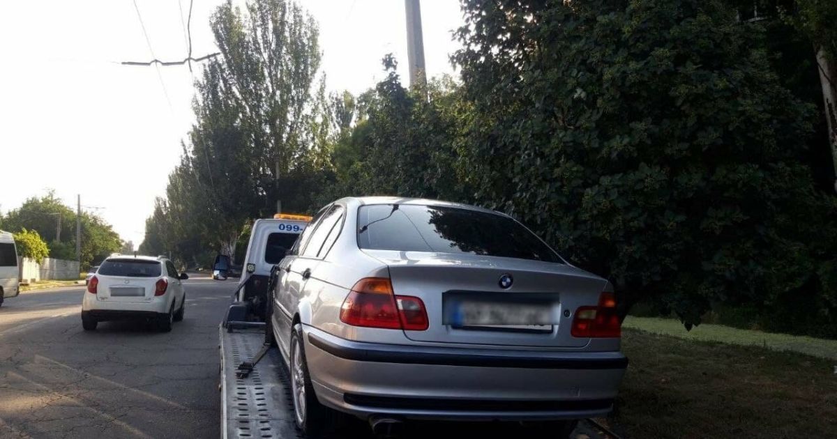 Антирекордсмен: у Запоріжжі водій розбив авто і заробив 4 протоколи за хвилину