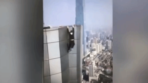 Китайский руфер случайно снял на видео собственную смерть