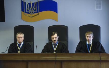 Янукович снова не выступил с последним словом. Судьи отправились в совещательную комнату