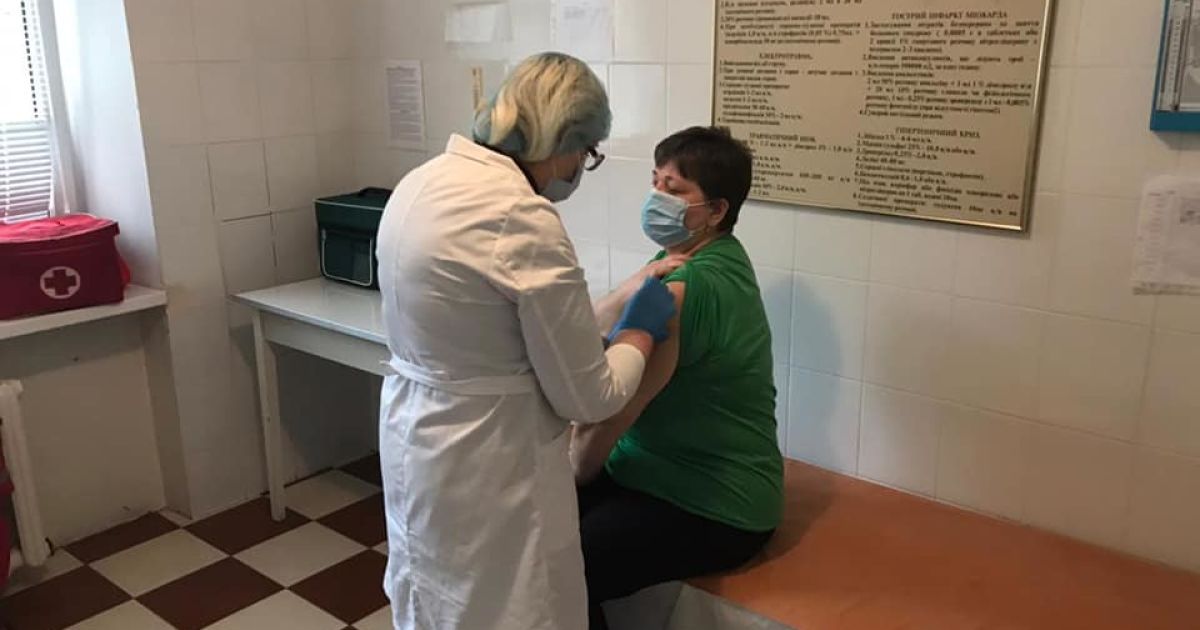 Перші в Україні: у Моршині проводять вакцинацію всіх містян заради колективного імунітету