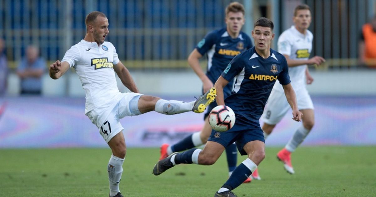 "Олимпик" в зрелищном поединке с пятью голами одолел "Днепр-1"