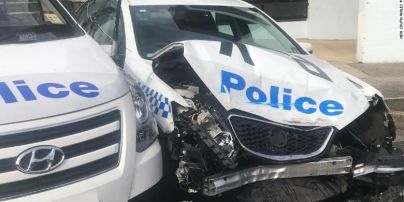 "Самый быстрый в Австралии арест": мужчина перевозил около 300 кг наркотиков и врезался в полицейские машины