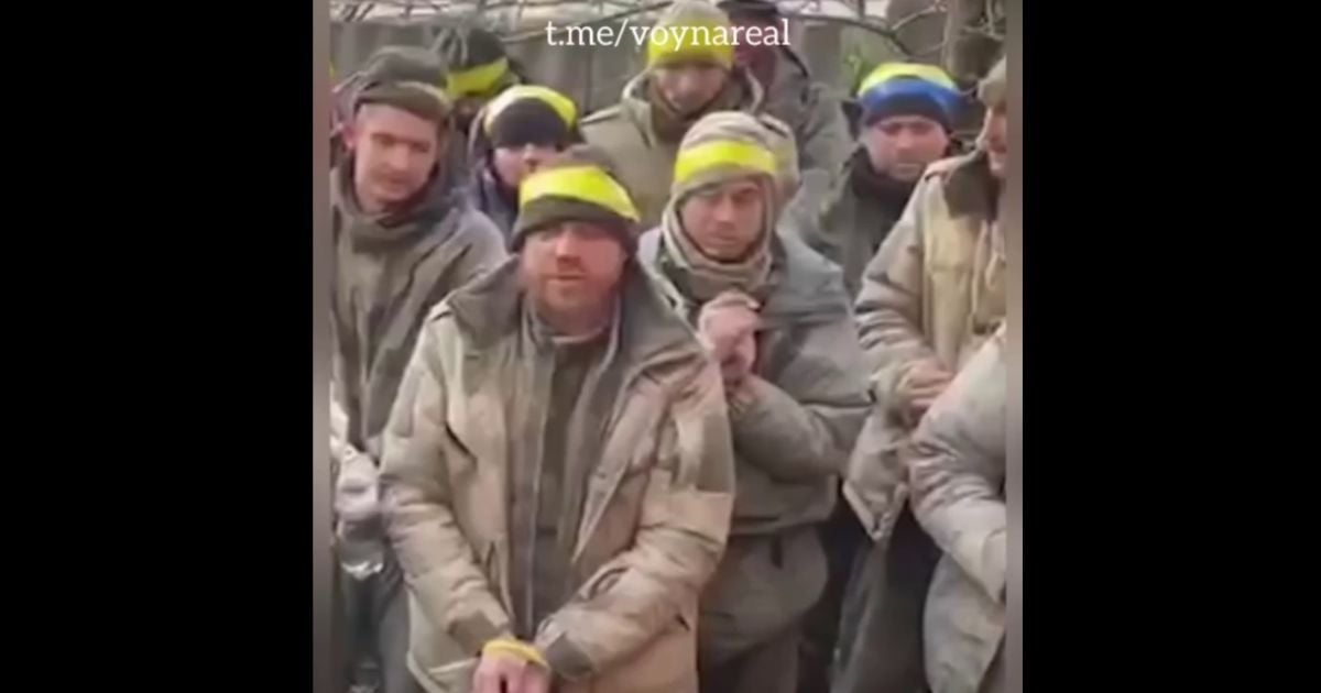 Двоє бійців ЗСУ змусили здатися у полон 21 окупанта