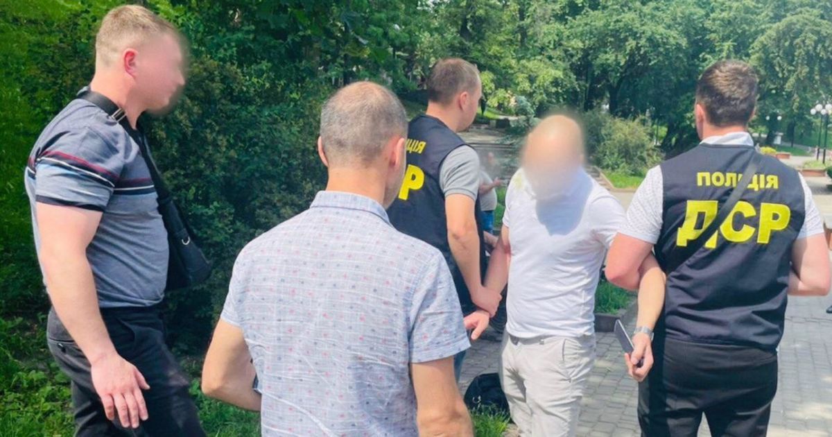 215 тыс. грн за аренду участка: директора Ивано-Франковского облавтодора задержали на взятке