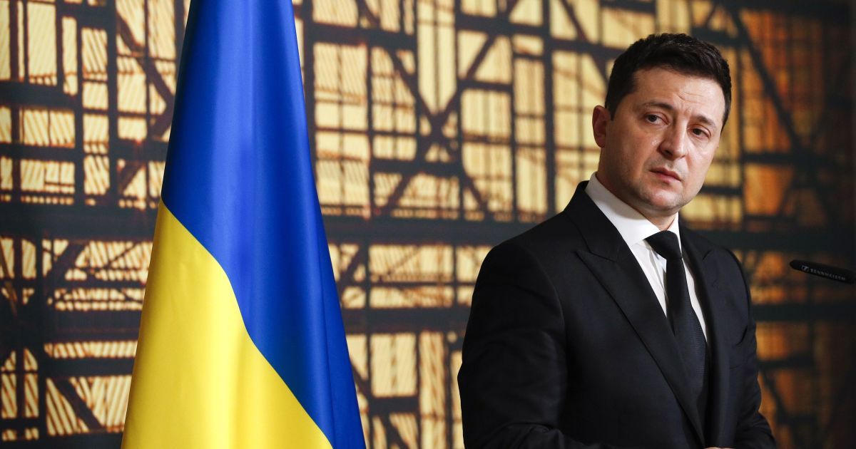 Зеленский собирает послов в резиденции "Синегора": о чем будут говорить