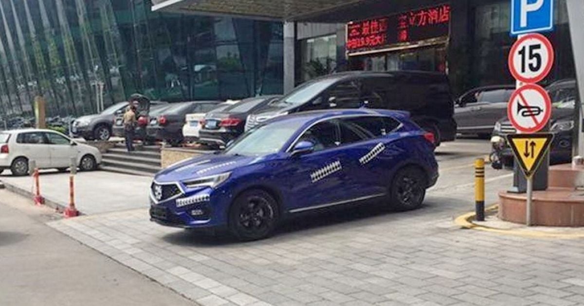 В Сети появились шпионские фото серийного Acura CDX