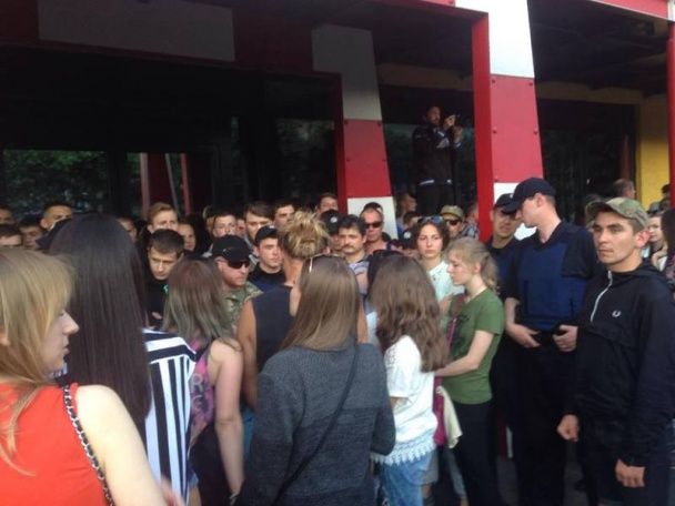 Во Львове пытались сорвать концерт Барских