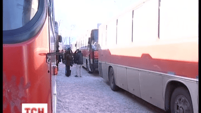 Багатокілометровий затор утворився під Донецьком