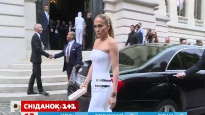 Дженнифер Лопес публично зовут на свидание