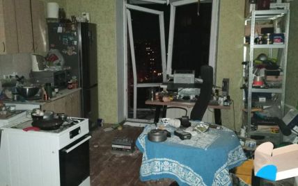 У Києві в багатоповерхівці вибухнув маленький газовий балон і розніс квартиру (фото)