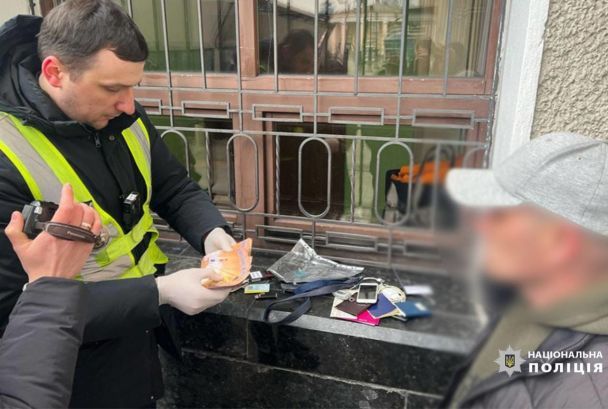 Поліція Києва викрила організаторів схеми незаконного переправляння чоловіків за кордон / © Поліція Києва / Facebook