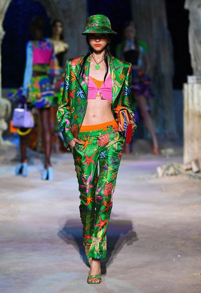 Коллекция Versace трет-а-порте сезона весна-лето 2021 / © East News