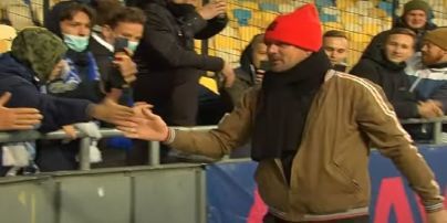 Зі сльозами на очах: Мілевський попрощався з фанатами "Динамо" на "Олімпійському" (відео)