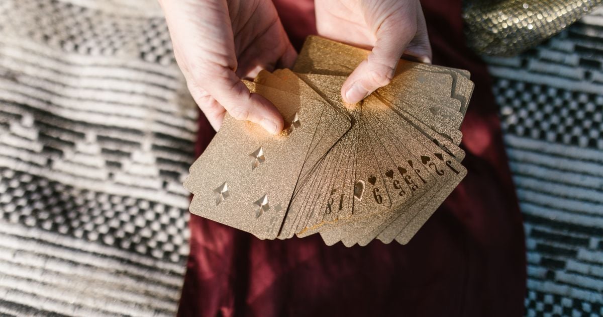 Гороскоп на 15 июля для всех знаков зодиака по картам Таро