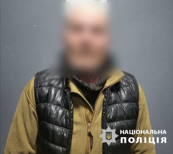 В Киеве нашли тело погибшего мужчины на трамвайной остановке / © Полиция Киева / Facebook
