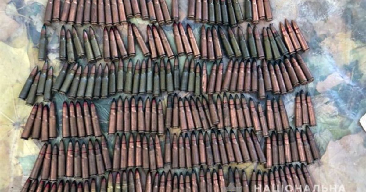 В Хмельницком мужчина хранил дома оружие и почти две тысячи патронов