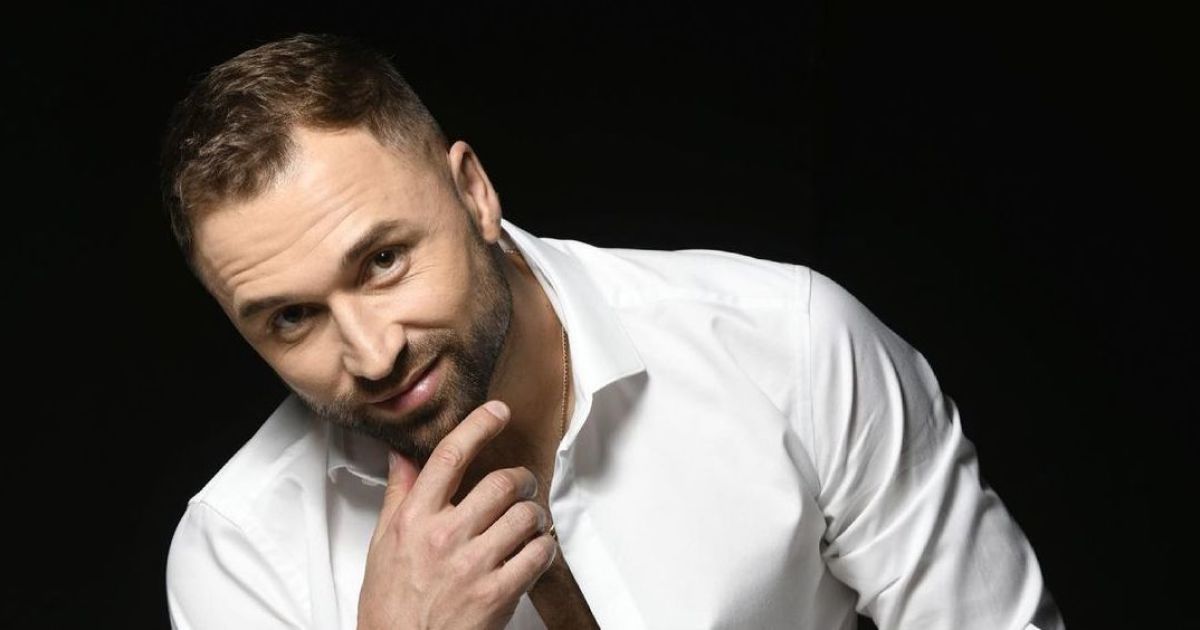 Екс"Холостяк" Михайлюк у чепчику показався у пологовому з донькою на грудях та розсекретив її ім'я