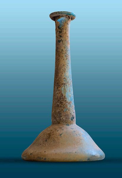 Стеклянный римский сосуд, в котором нашли остатки лекарства из фекалий. Atila et al. / Journal of Archaeological Science: Reports, 2026