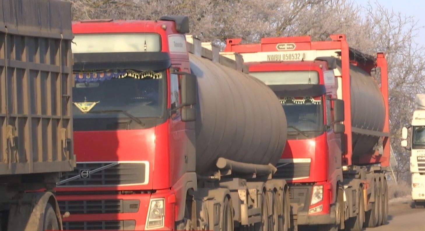 Часть трассы Кропивницкий-Николаев непроезжая из-за протеста местных жителей