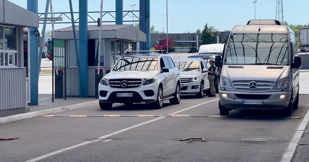 З України минулої доби виїхали понад 35 тисяч людей: які сьогодні черги на кордоні