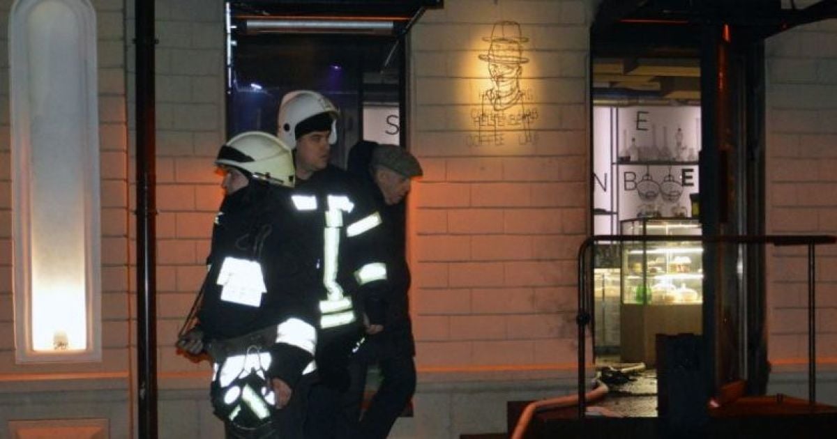 Фото чрезвычайников с места пожара