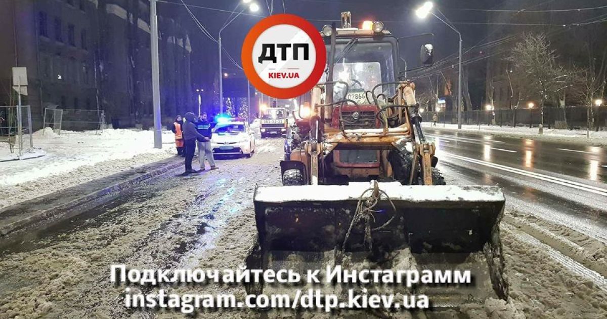 ДТП Ваз і трактор Київ_6 / © facebook.com/dtp.kiev.ua