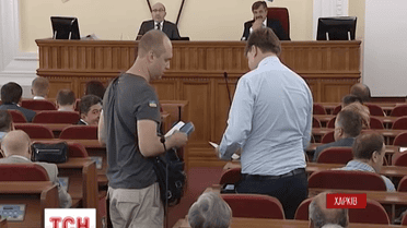 Харьковским депутатам повестки доставили прямо на заседание горсовета
