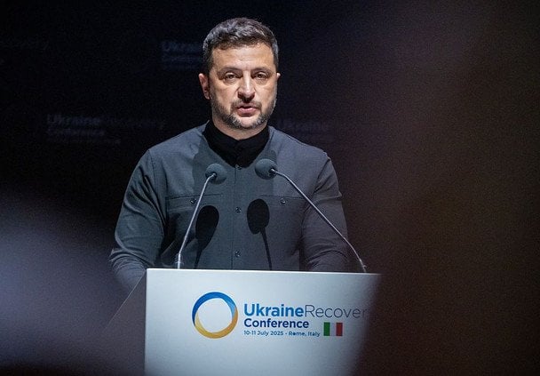 Зеленский подписал ряд законов: почему они важны
