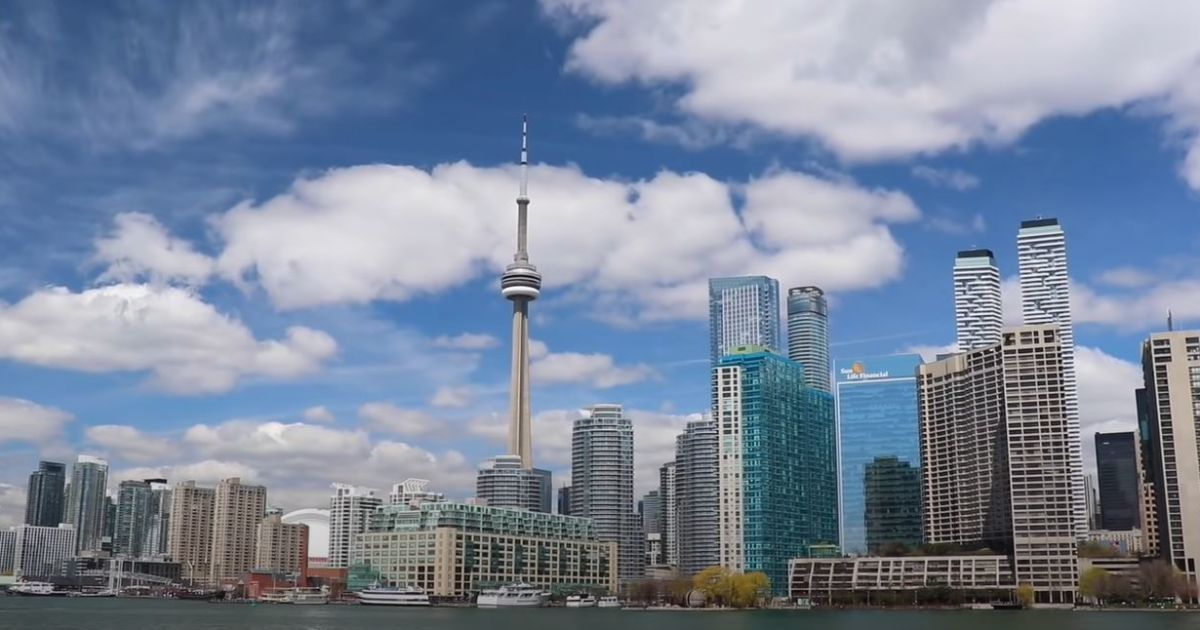 В одной из стран сокращают медицинскую помощь для беженцев: что изменится с 1 мая