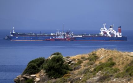 Нафтові “пірати”: іранські військові захопили два танкери з нафтою, що належать Греції