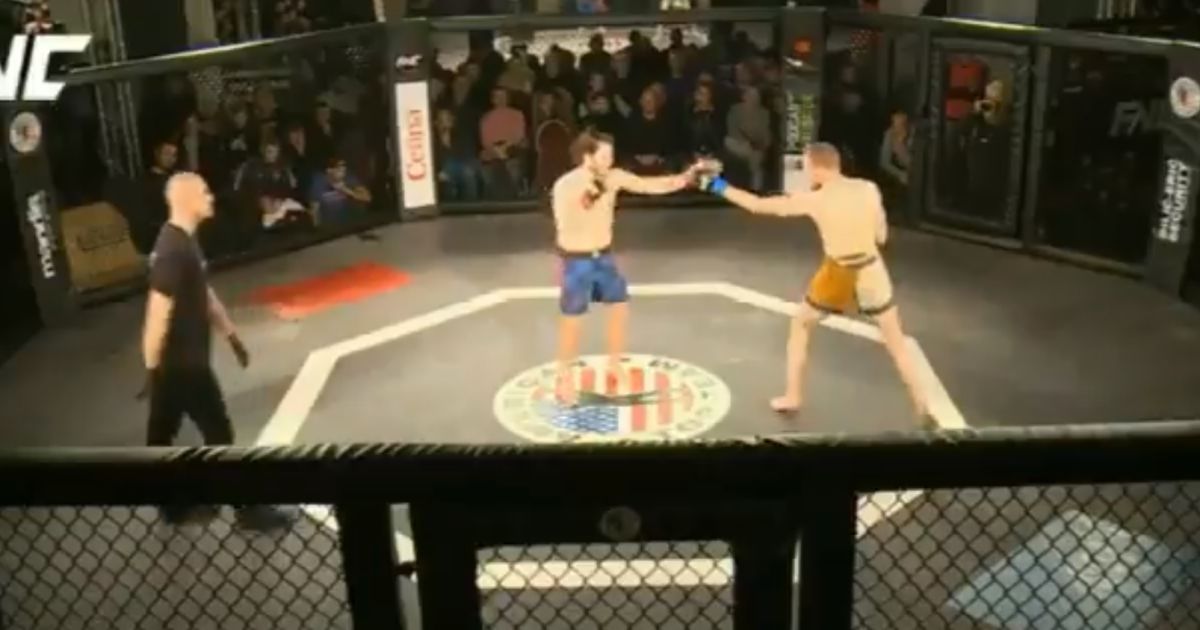 Аргентинський боєць здобув перемогу за дев’ять секунд, хоча жодного разу не вдарив суперника