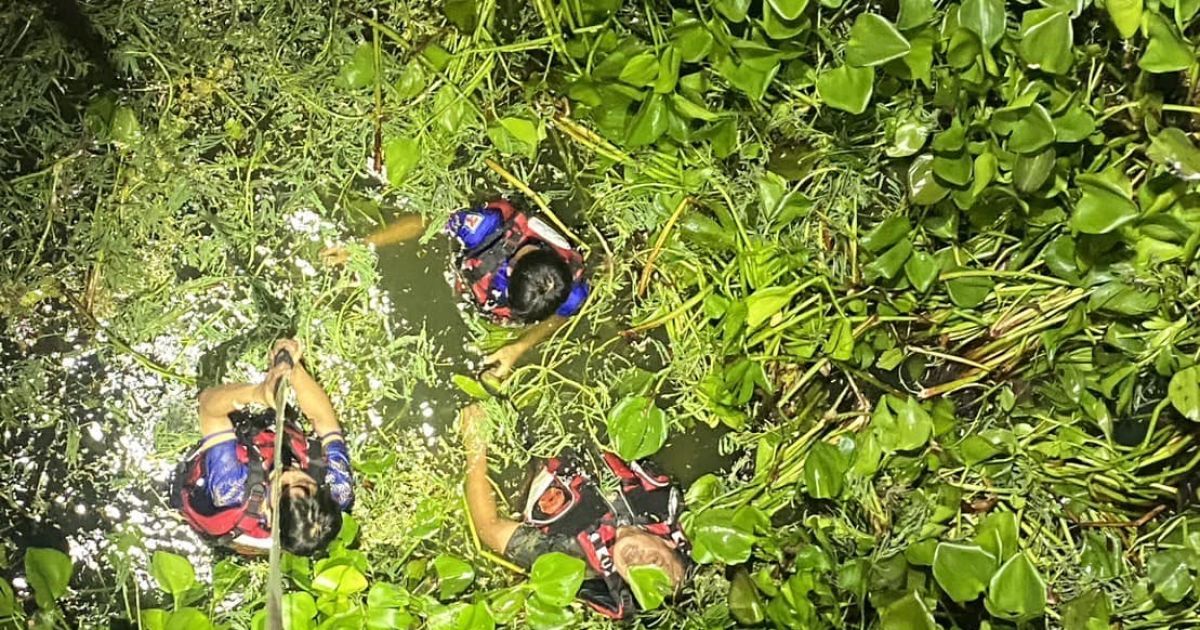 Пьяный солдат прыгнул с моста ради незнакомки / Фото: Facebook