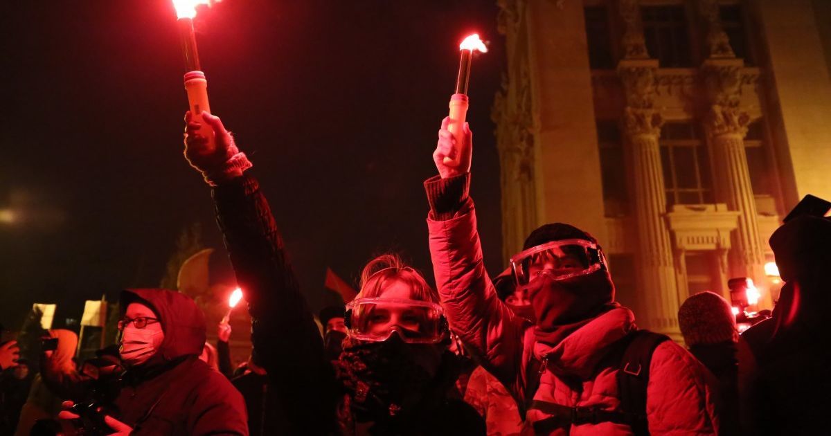 Заворушення під ОП: поліція кваліфікувала акцію за Стерненка як хуліганство, є затриманий