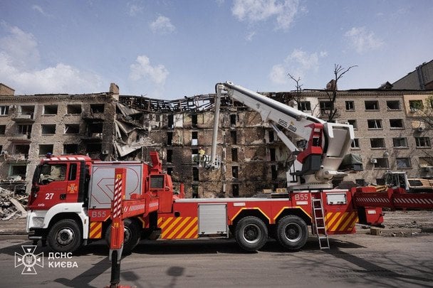 У Києві завершили розбирання завалів в одному з районів після атаки РФ: що відомо про постраждалих