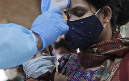 В Индии за сутки обнаружили более 55 тысяч инфицированных коронавирусом
