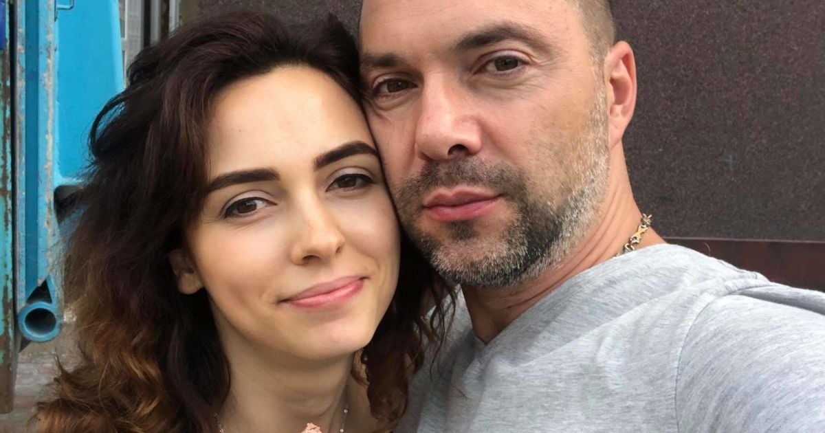 Вперше це був стрес: дружина Арестовича розповіла про спільний відпочинок із попередніми сім'ями чоловіка