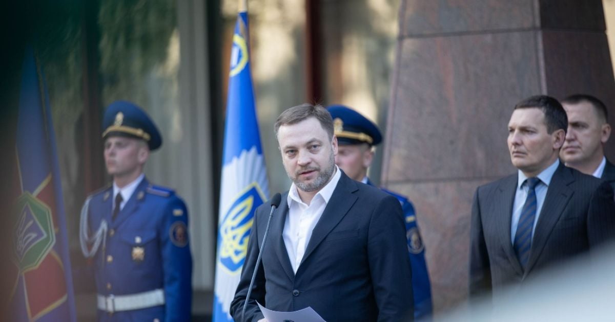 Ордена, медали и знаки отличия: Монастырский вручил награды 71 работнику МВД