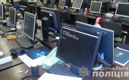 В Одессе правоохранители накрыли два мошеннических call-центра: как обманывали людей