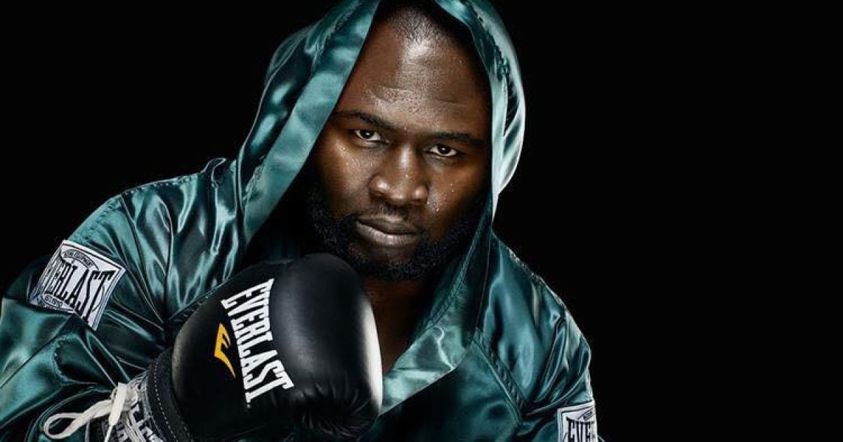 Американский боксер стал чемпионом мира в 48 лет