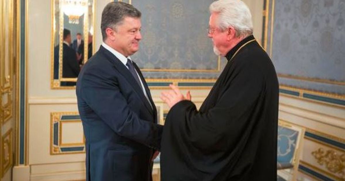 Порошенко надеется, что в Украине будет единая поместная православная церковь