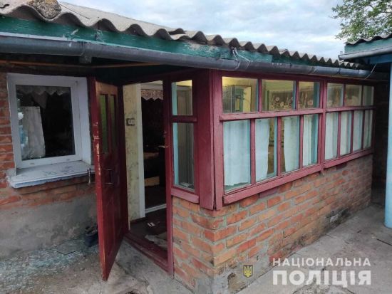 Отказался давать наркотики: в Николаевской области мужчина подорвал гранату в жилом доме (фото)