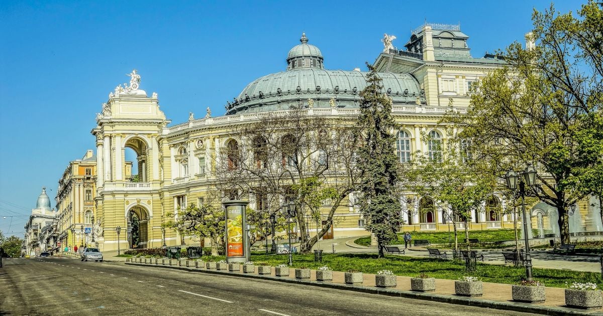 В Одессе неизвестные "заминировали" 10 отелей