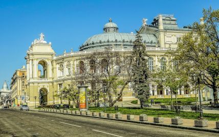 В Одессе неизвестные "заминировали" 10 отелей