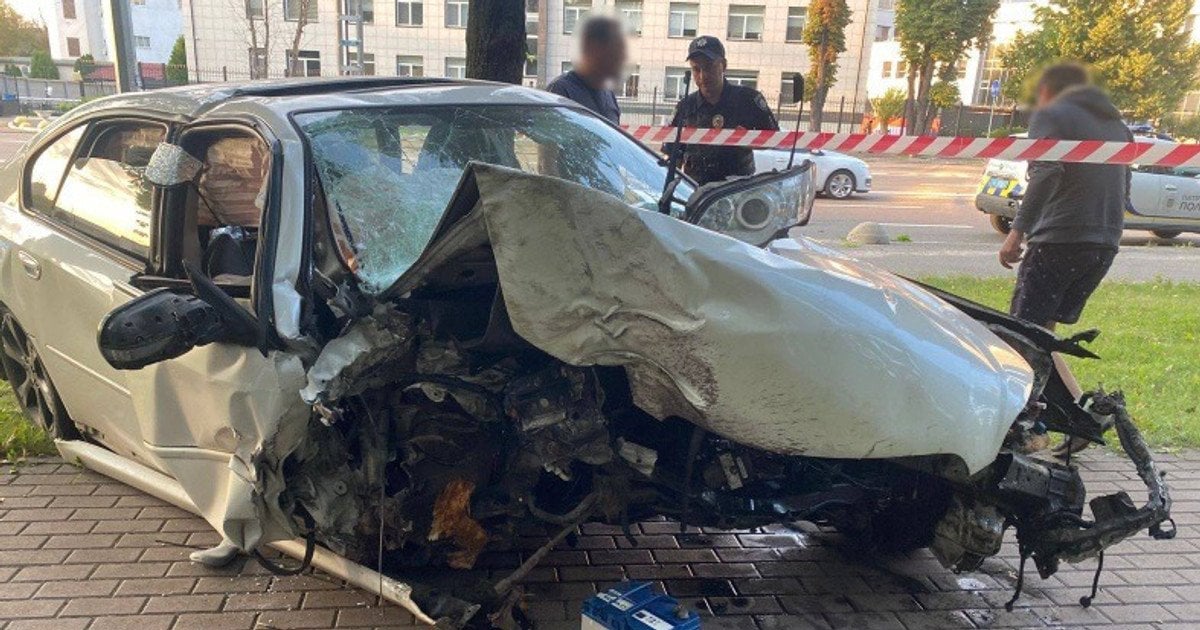 ДТП в Куреневском парке