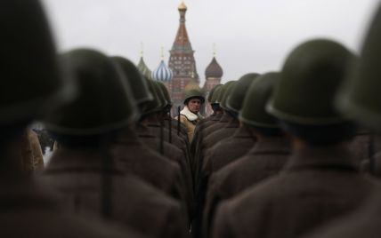 Россия перебрасывает десантные войска ближе к границе Украины – CIT